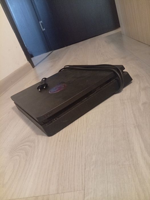 vand ps 4 slim utilizat