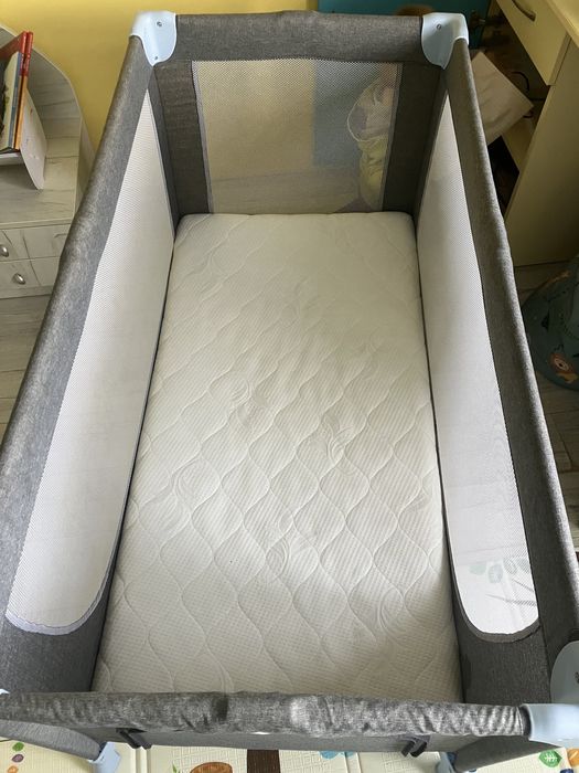 Сгъваема кошара Kinderkraft Joy Simple и двулицев матрак Junio Fancy