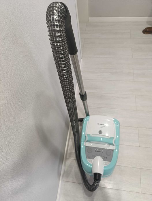 Продам Пылесос Bosch