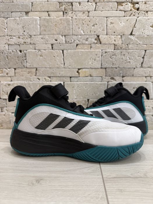 Детски баскетболни маратонки Adidas OwnTheGame 3.0 K