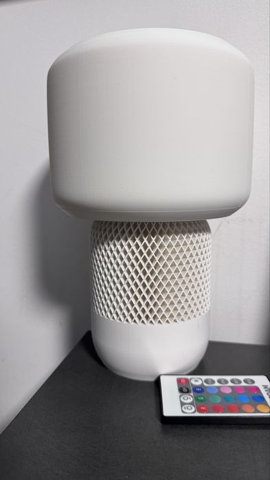 Модерна дизайнерска настолна лампа RGB