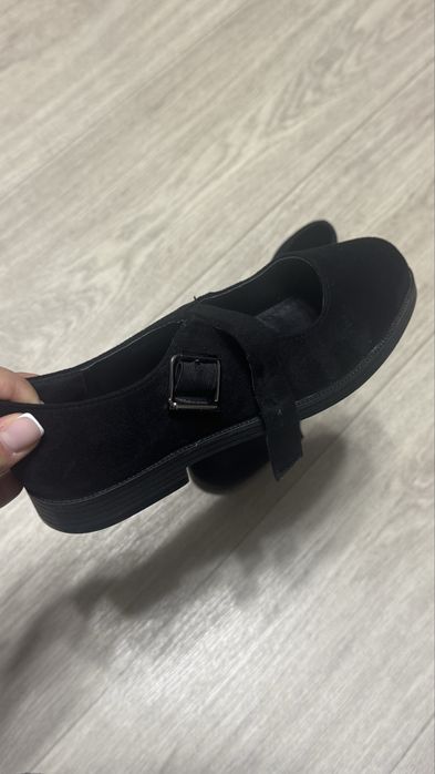 Продам замшевые туфли