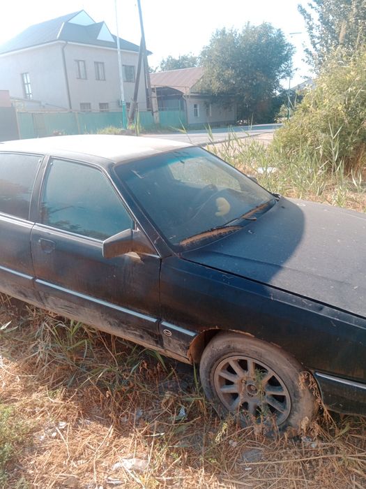 Автомобиль АУДИ 100