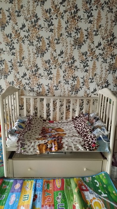 Продам детскую кроватку