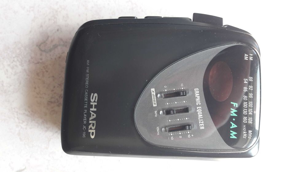 Кассетный плеер SHARP Japan винтажный.