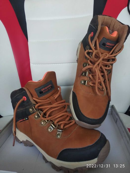 Зимни обувки за момче 37 номер