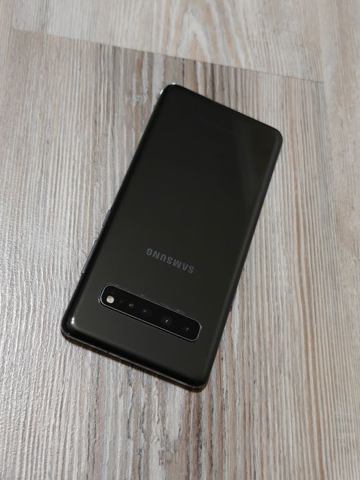 Samsung S10 Plus 256 gb Ram 8 5G android 11