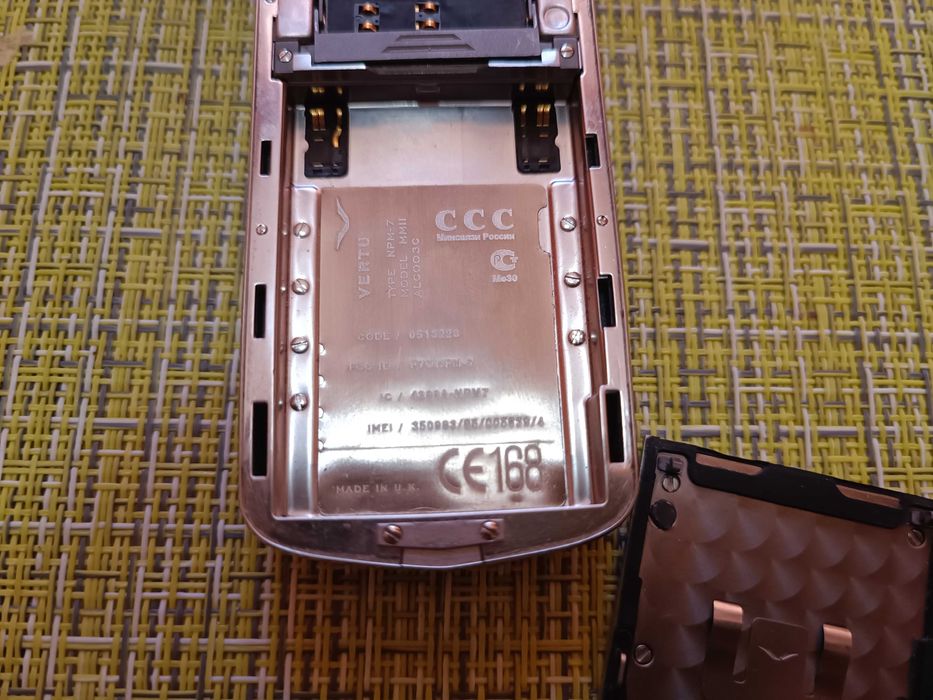 Истински мобилен телефон Vertu Signature M