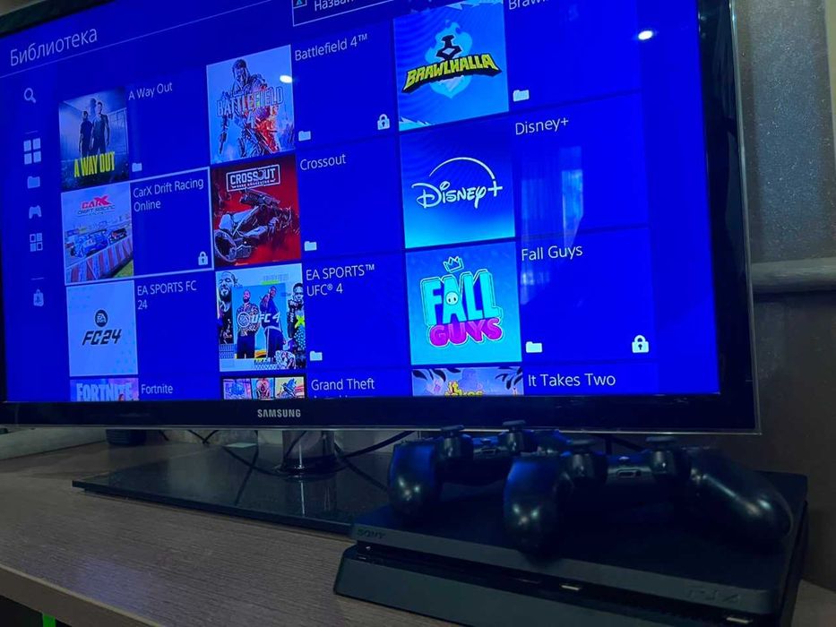 Sony PlayStation 4 Slim 1TB + 2 DualShock + игры