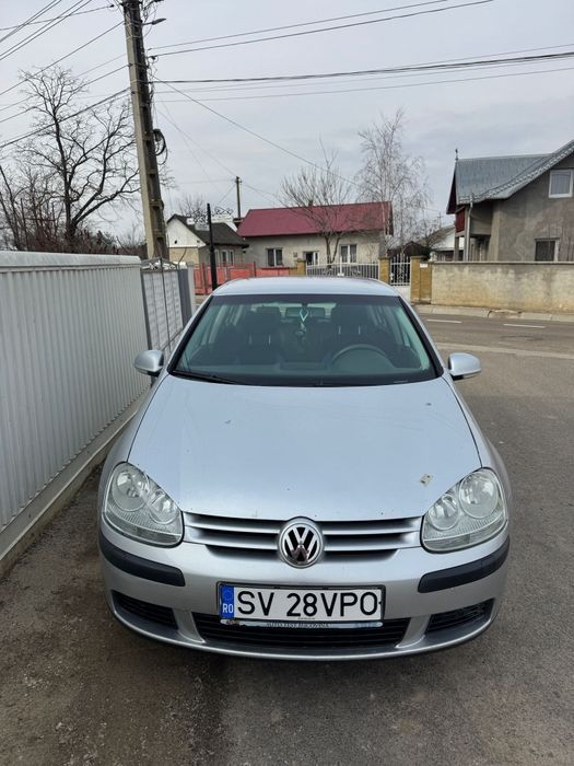 Vând golf 5 acte in regula detalii la telefon 0712637762