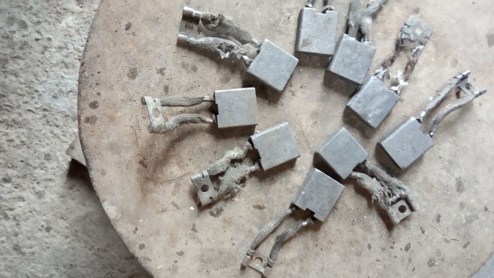 Продам щетки графитовые для электрооборудования