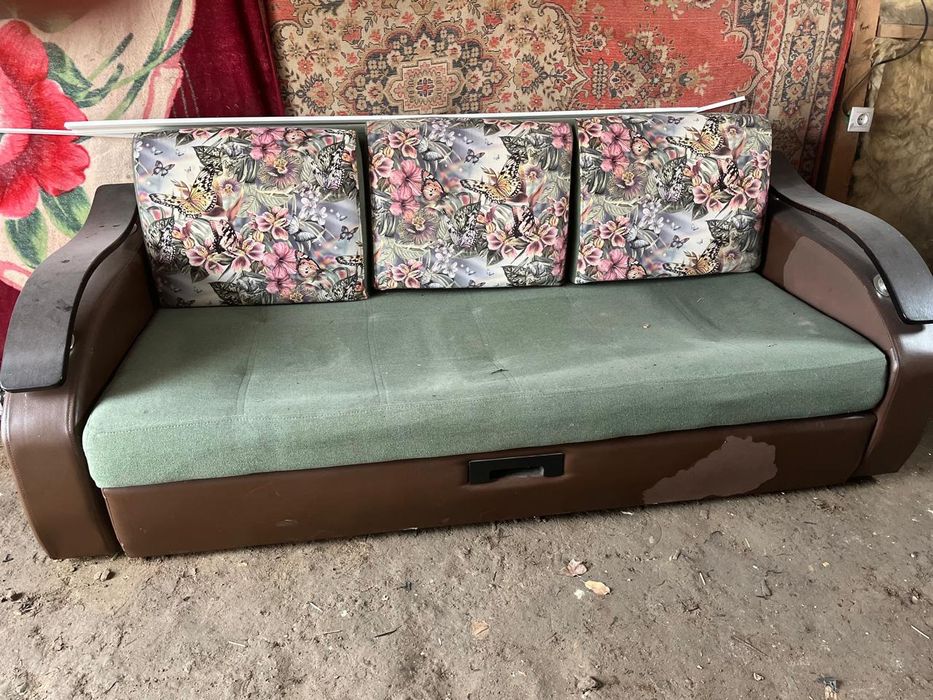 Диван в хорошем состоянии