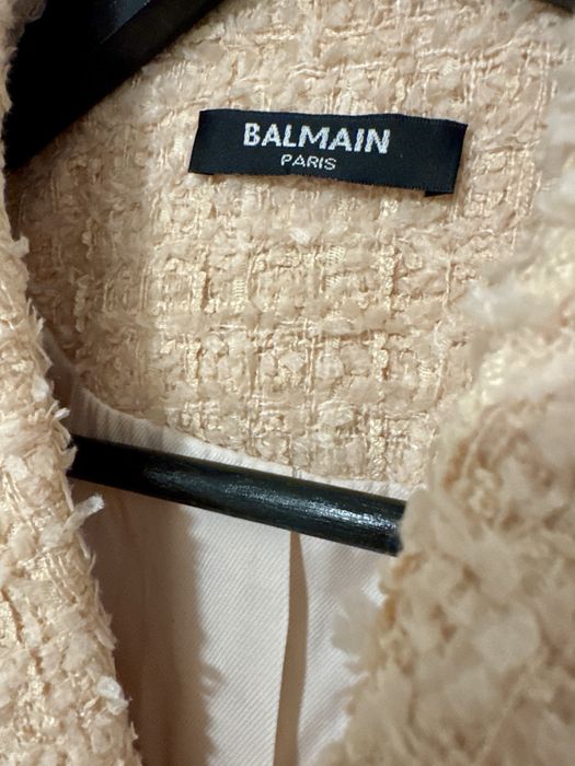 Елегантно дамско сако BALMAIN – букле, златни копчета