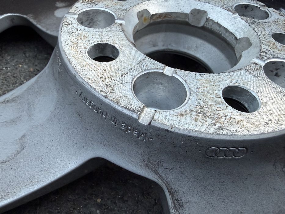 Vand 4 roti jante iarna 205/60/16 de audi skoda vw 5x112 Continental ca noi 7j et 35
