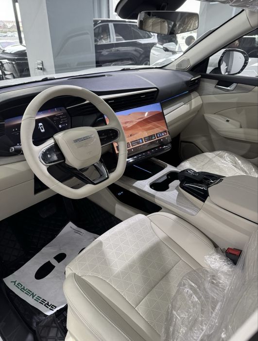 Kaiyi x7 gibrid qora oq mokriy