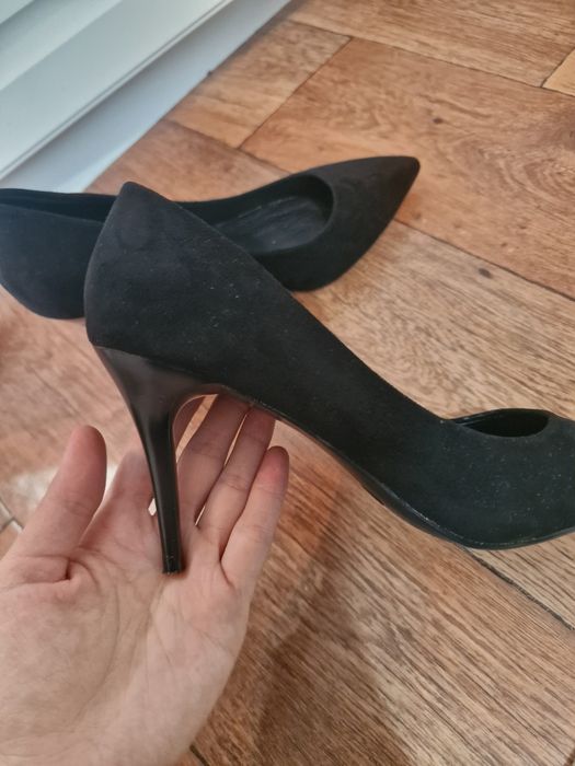 Замшевые туфли лодочки .37 размера. .