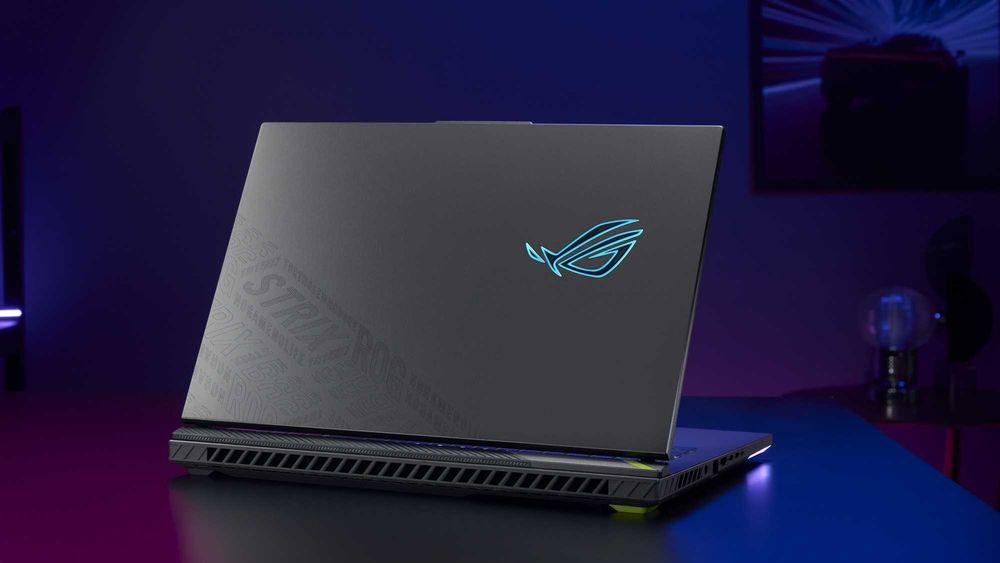 Ултра екстремен геймърски лаптоп asus rog strix g18