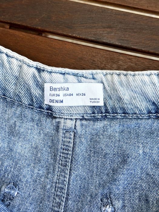 Дамски къси панталони Bershka (A-Line) - размер EUR 36 (S), Отлично състояние