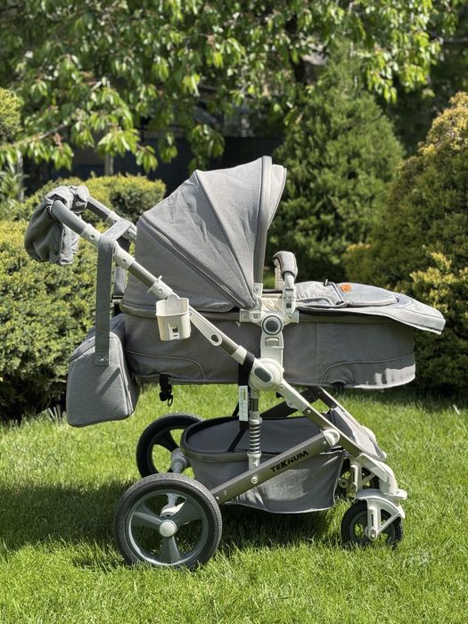 Продам коляску Teknum