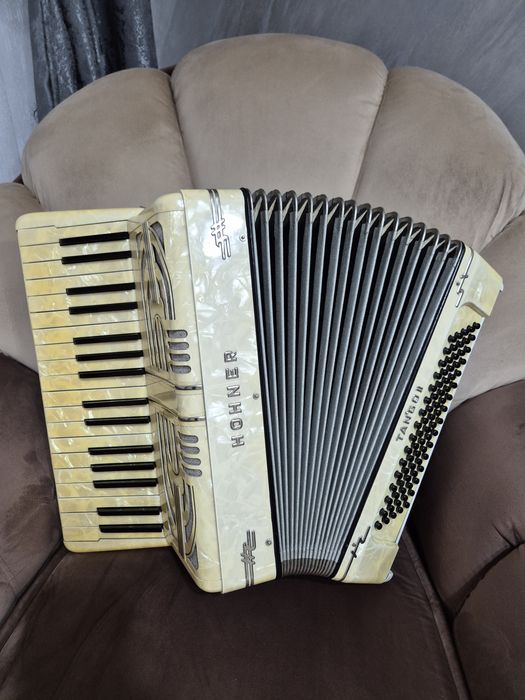 Acordeon Hohner Tango Bandon 8/80