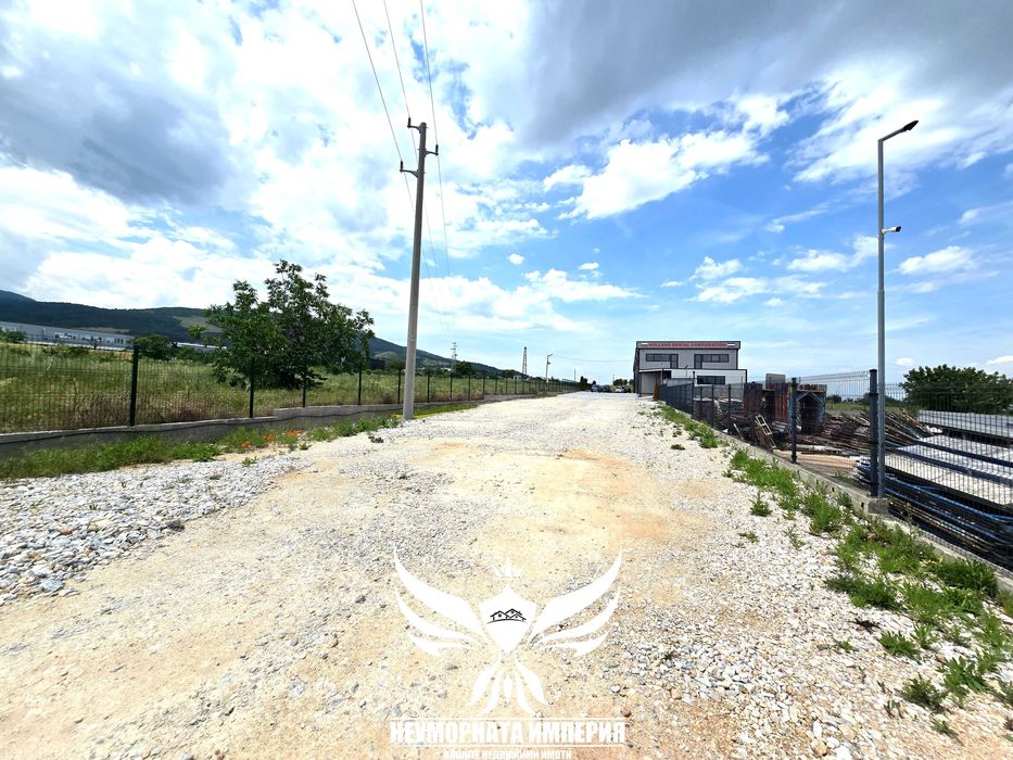 Под наем земя, парцел, паркинг 500кв.м. в гр.Куклен пътя за Пловдив на асфалтов път