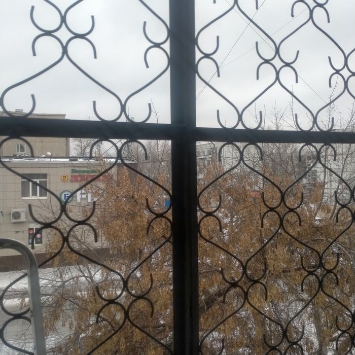 Продам металлические решетку на балкон