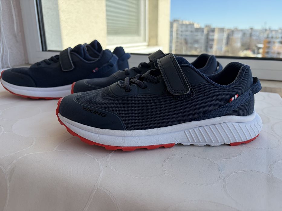 Детски тъмно сини маратонки 35 и 36 номер