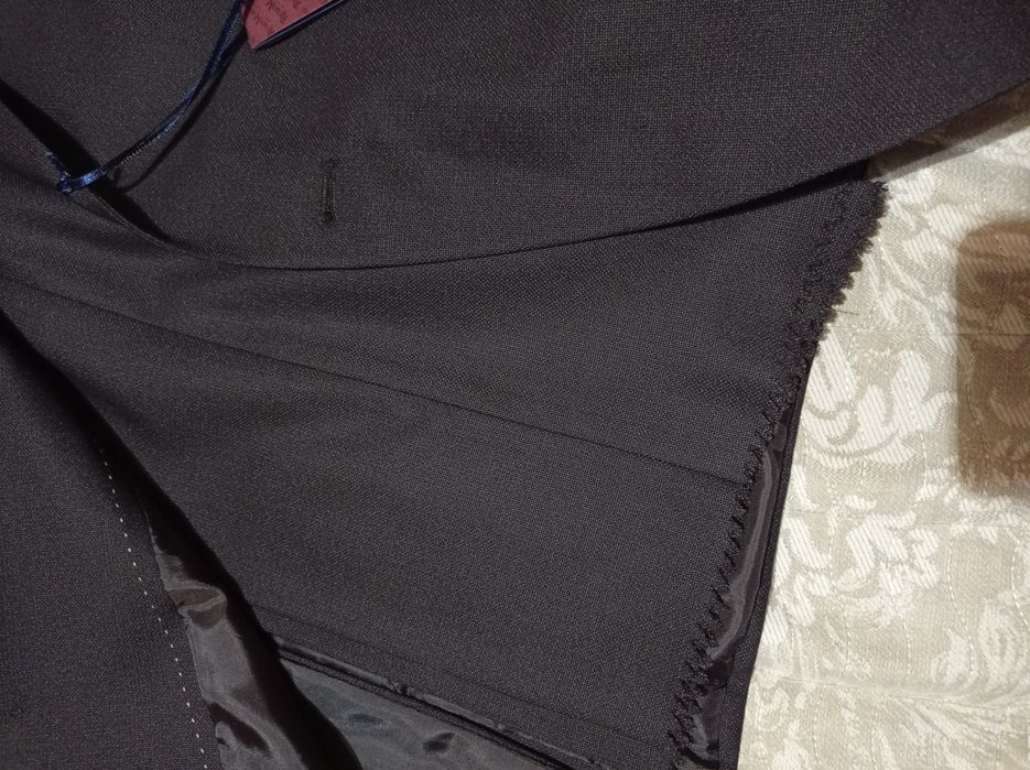 новый мужской костюм