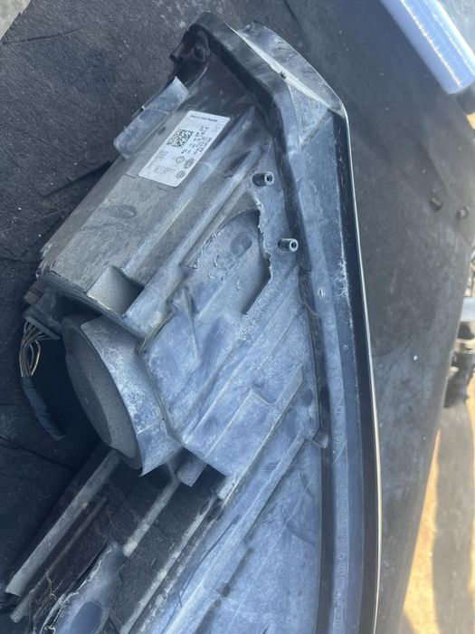 Оригинален Десен Ляв фар Volkswagen Tiguan I 2007-2015 с забележки