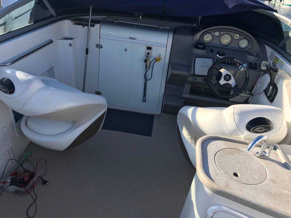 Моторна яхта Rinker 230