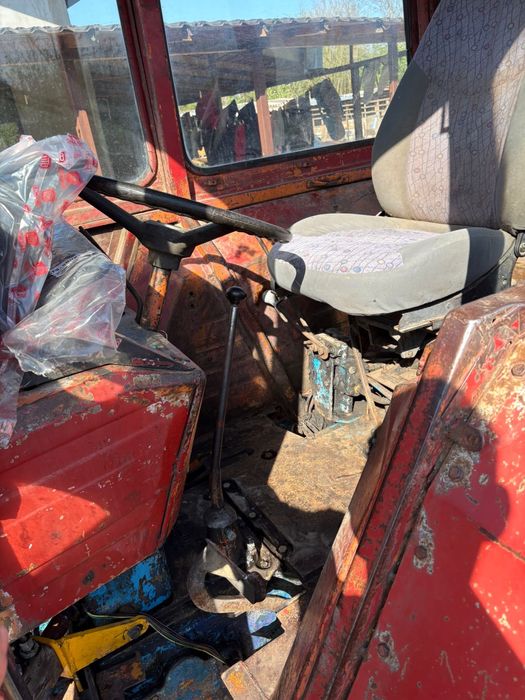 Vand tractor u650 cu plug pp4