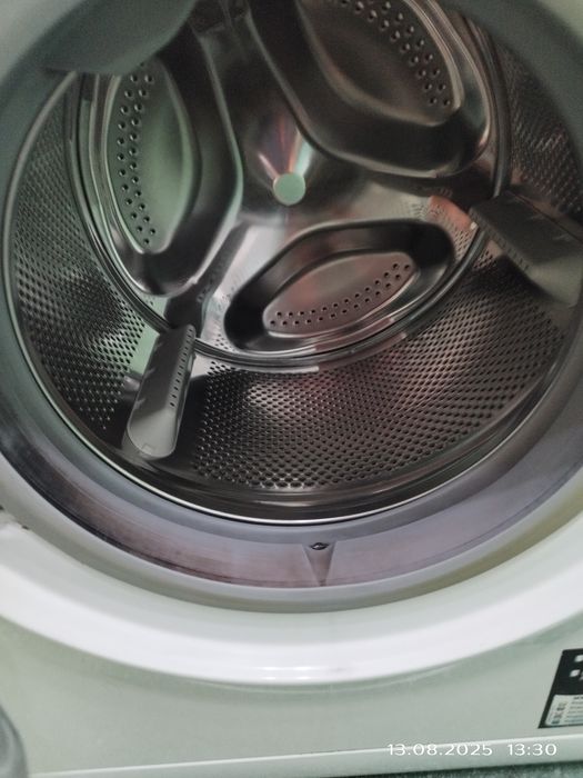 Продавам пералня Ariston Hotpoint 8 кг