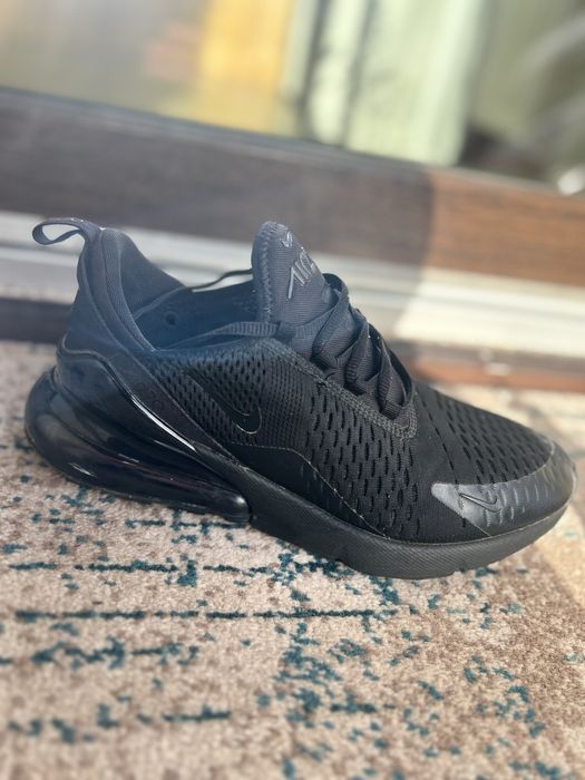 Adidasi nike air 27 C