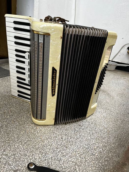 Акордеон Weltmeister