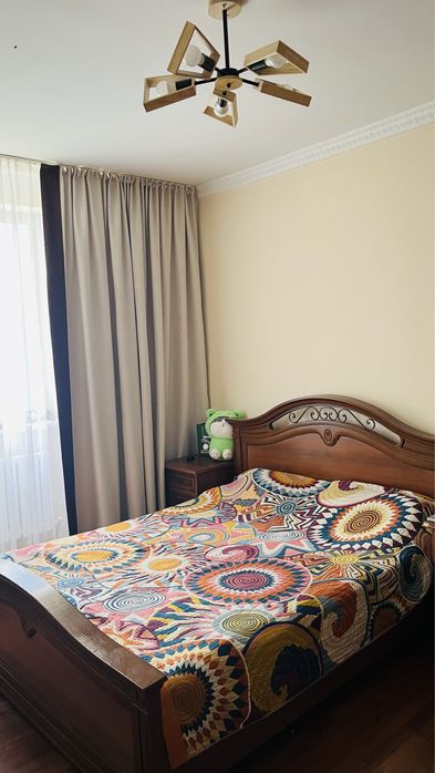 Кровать размером 2Х1,5м