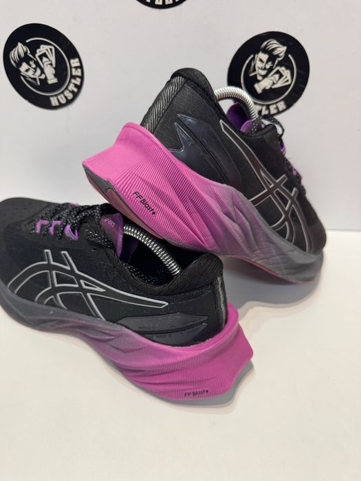 Маратонки ASICS NOVABLAST 3 . Номер 41.5