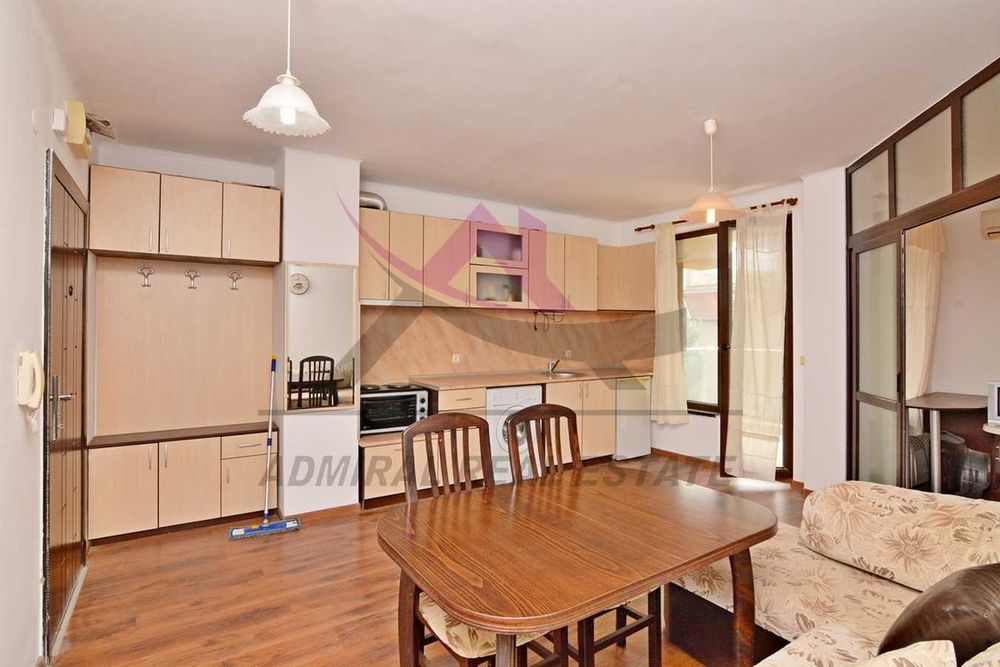 Продава се Тристаен апартамент в к.к. Св.Св. Константин и Елена - 85 кв.м за 1942 €/кв.м - Снимка #1