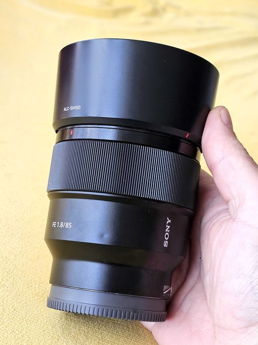 Обектив Sony FE 85mm f/1.8