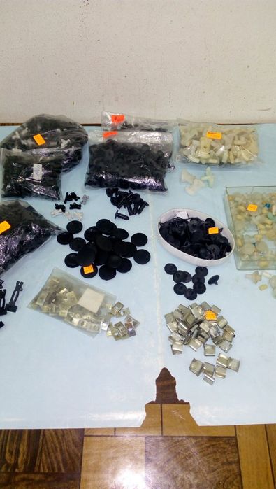 Авточасти ВАЗ .Москвич.лада Нива и лада самара