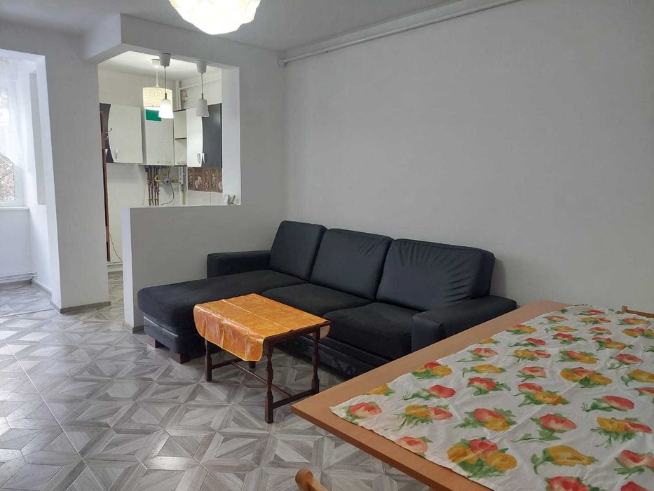 Garsoniera spatioasa, pozitie buna, zona Astra