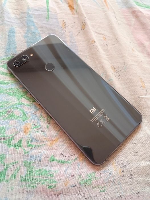 Mi 8 lite продам или обменяю.