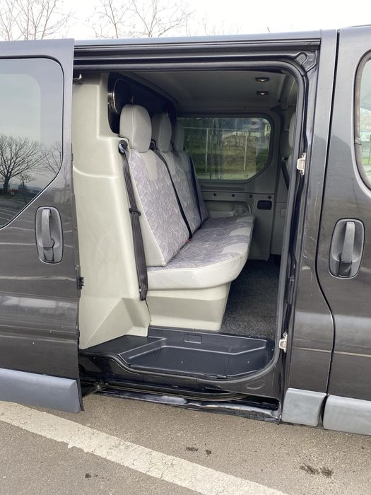Opel vivaro  5+1 ,varianta lunga