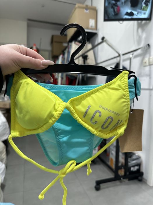 НА ЕДРО Дамски бански НА ЕДРО