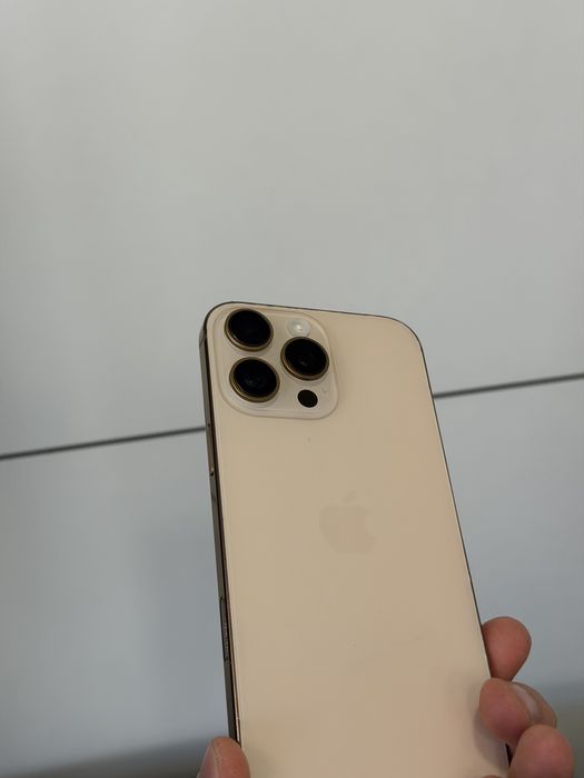 Продавам iPhone 16 PRO MAX 103 цикъла