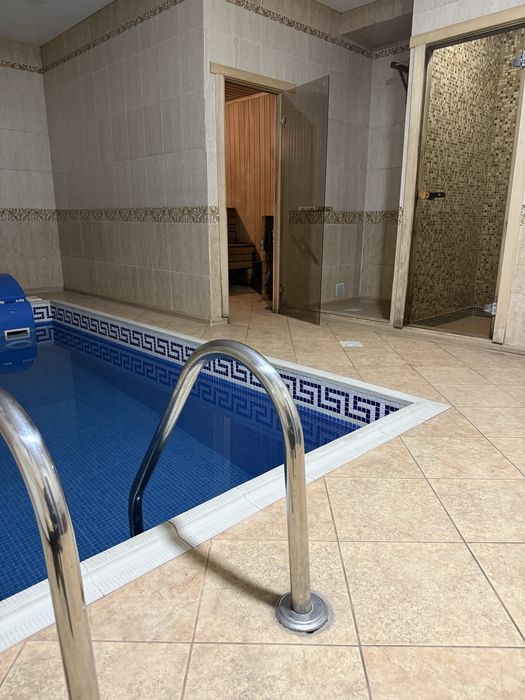 Только для пар, романтических встреч