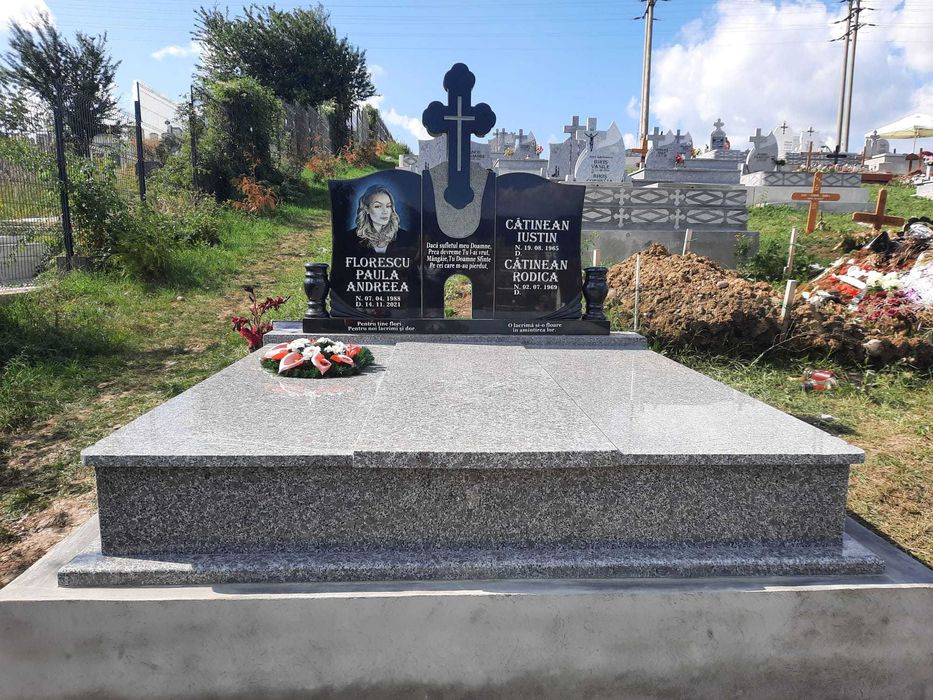 Monumente Funerare din granit brut,mai multe culori