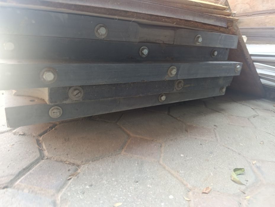 Бильярдные аксессуары.