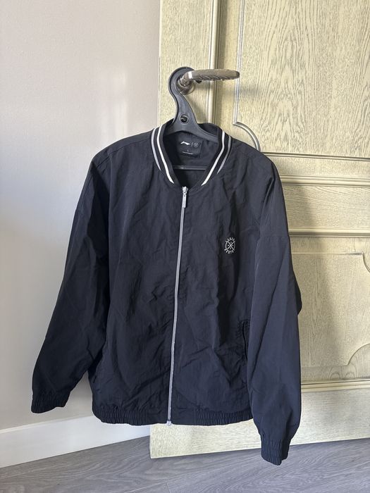 Бомбер мужской.