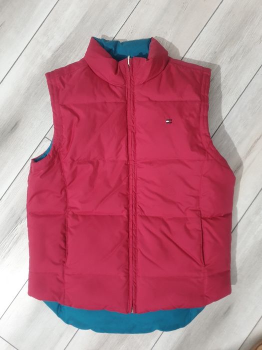 Vesta Tommy Hilfiger 100% originala 2 fete 14 ani 164 sau xs s superba