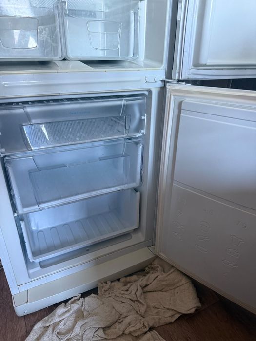 Холодильник Indesit